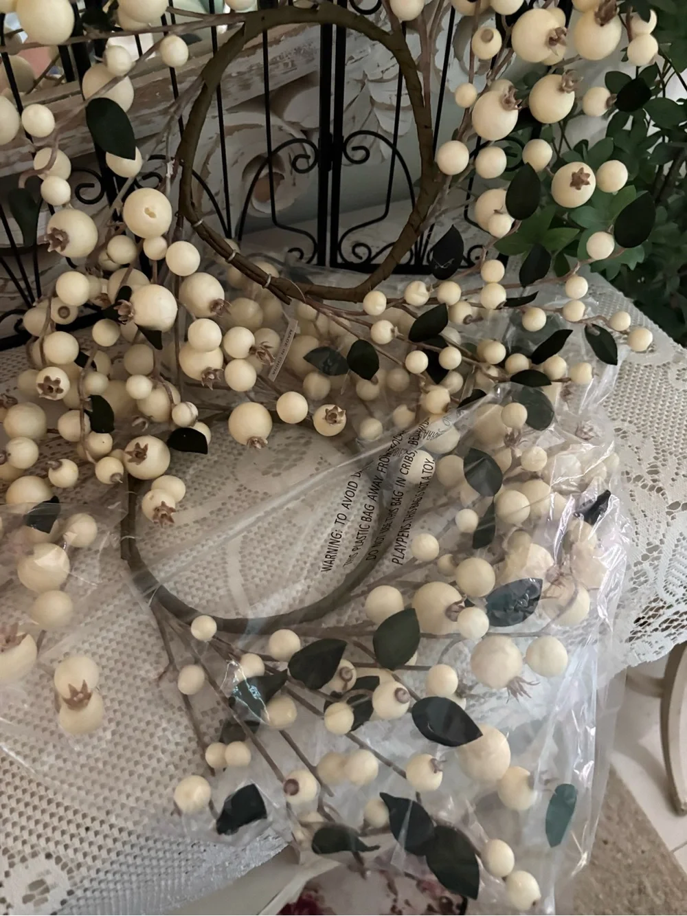 Ivory Berry Wreath Candle Ring Set - Home Holiday Decorative Stem
